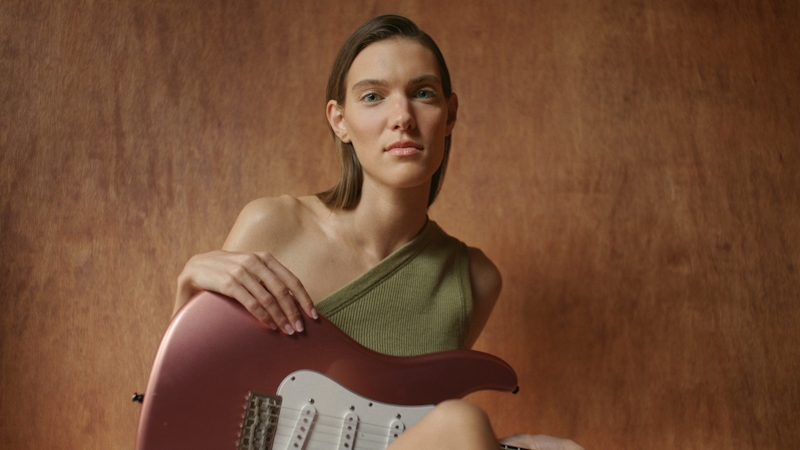 lorealCharlotte-stills-001