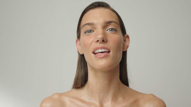 lorealCharlotte-stills-007