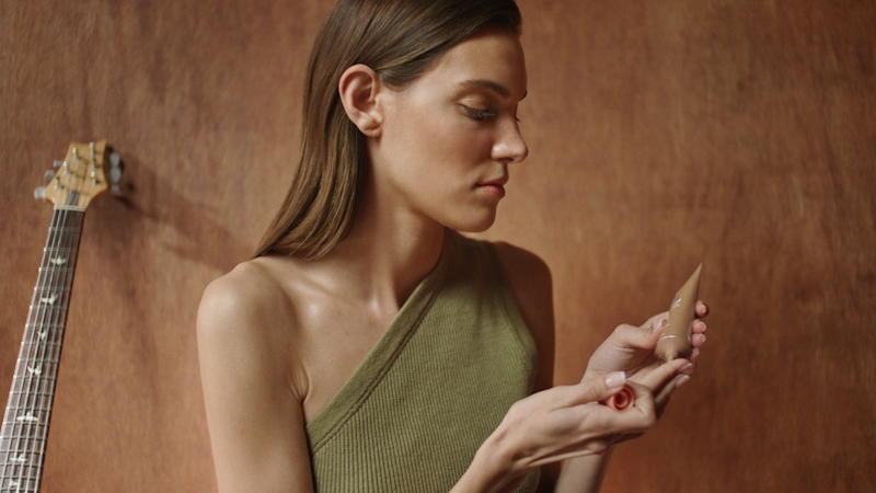 lorealCharlotte-stills-003